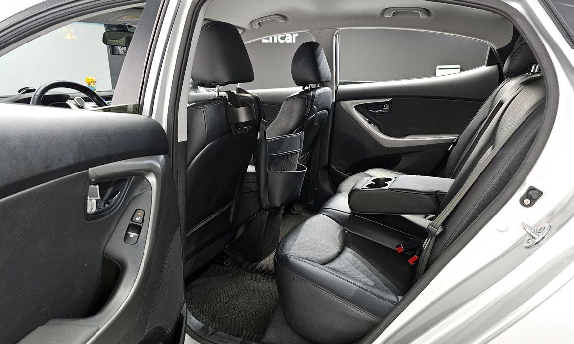 Hyundai AVANTE 2013