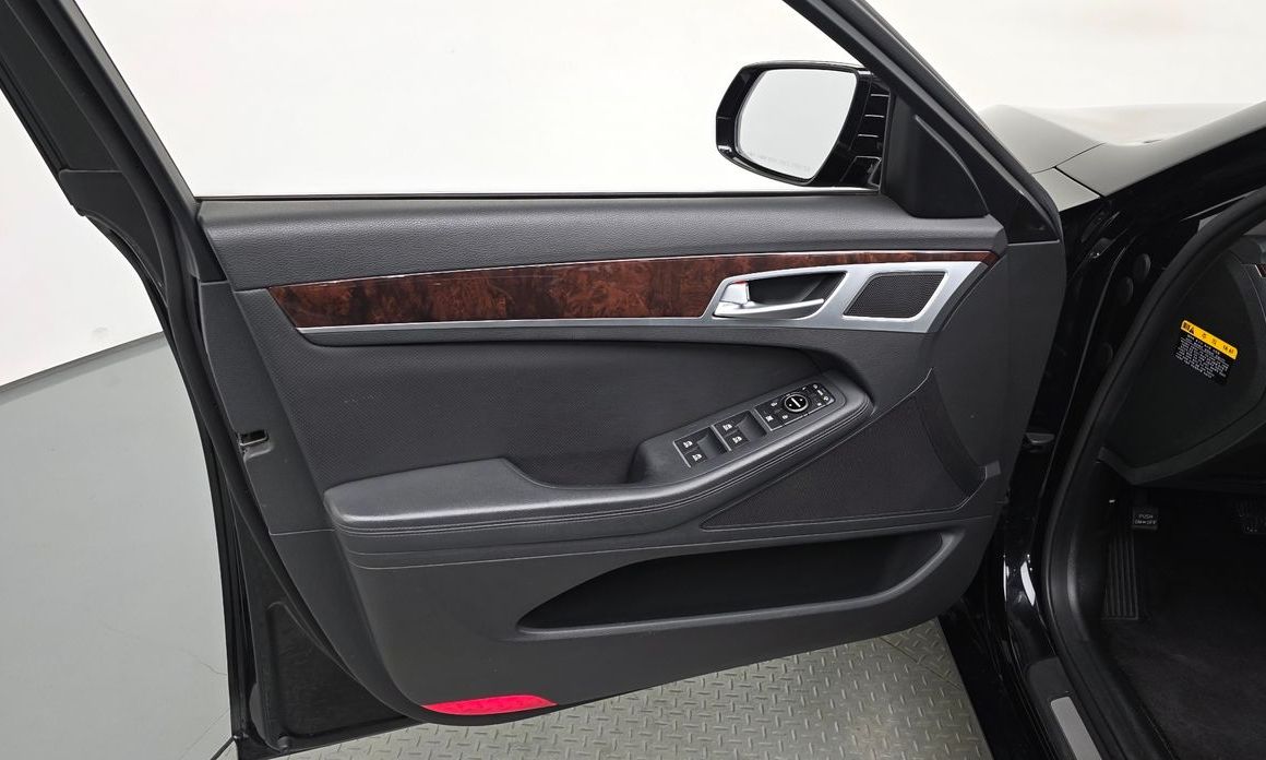 Hyundai Genesis 2015