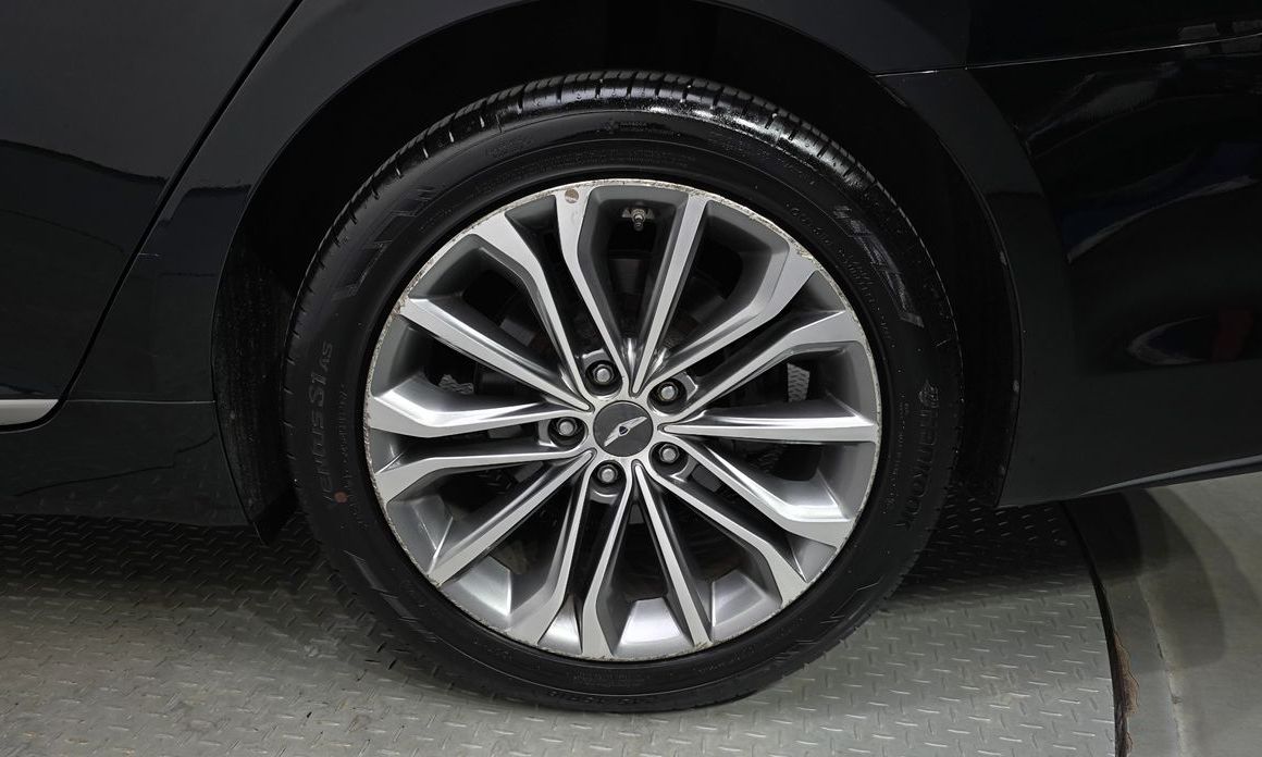 Hyundai Genesis 2015