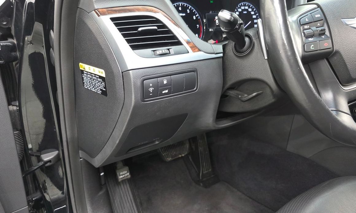 Hyundai Genesis 2015