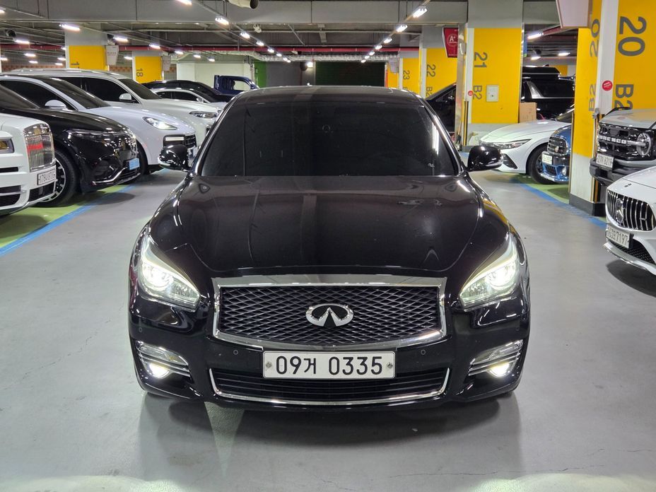 Infiniti Q70 2016
