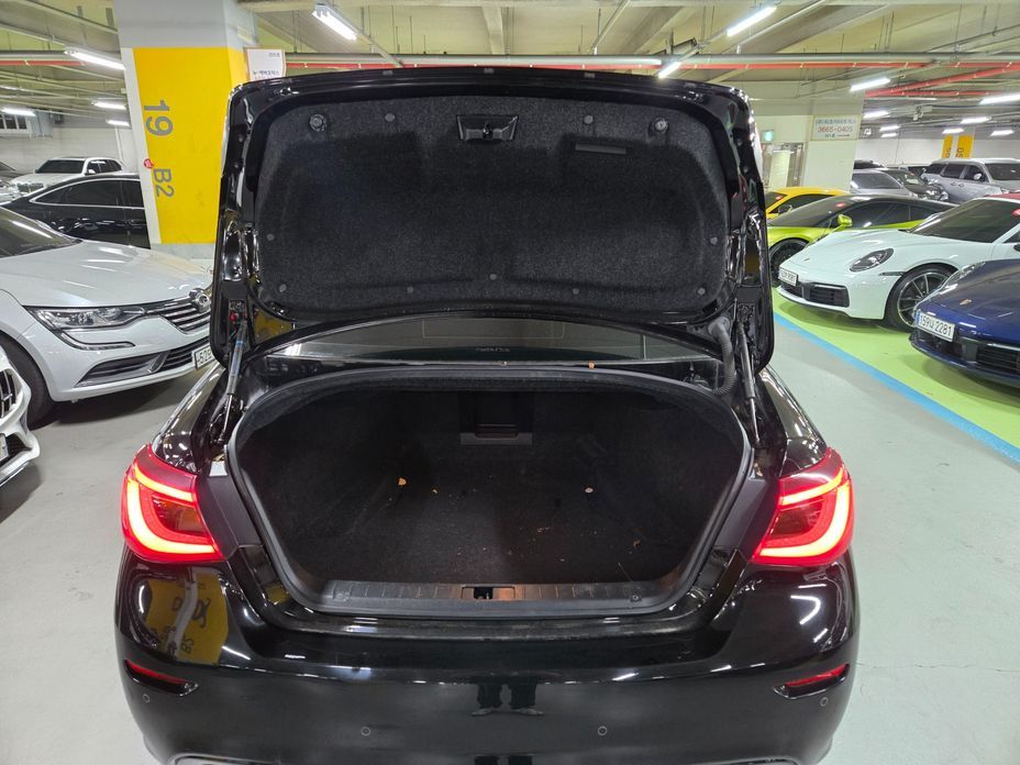 Infiniti Q70 2016