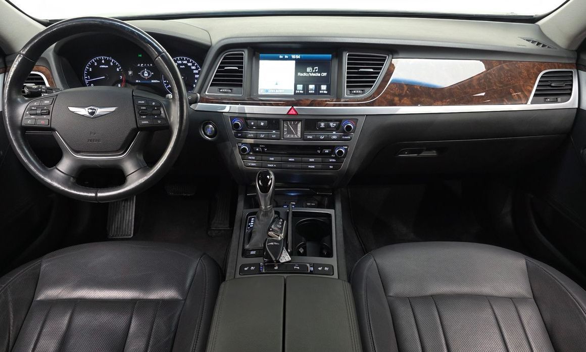 Hyundai Genesis 2015