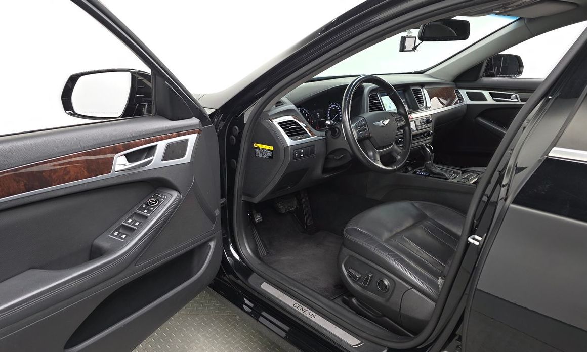 Hyundai Genesis 2015