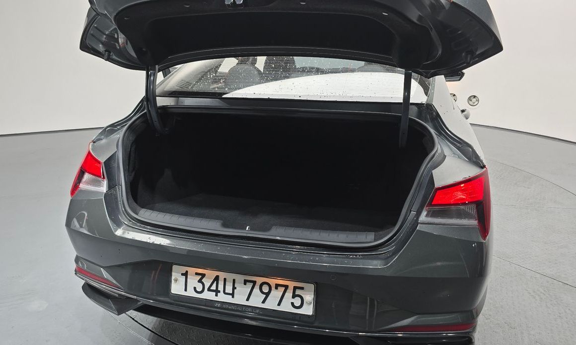 Hyundai AVANTE 2021