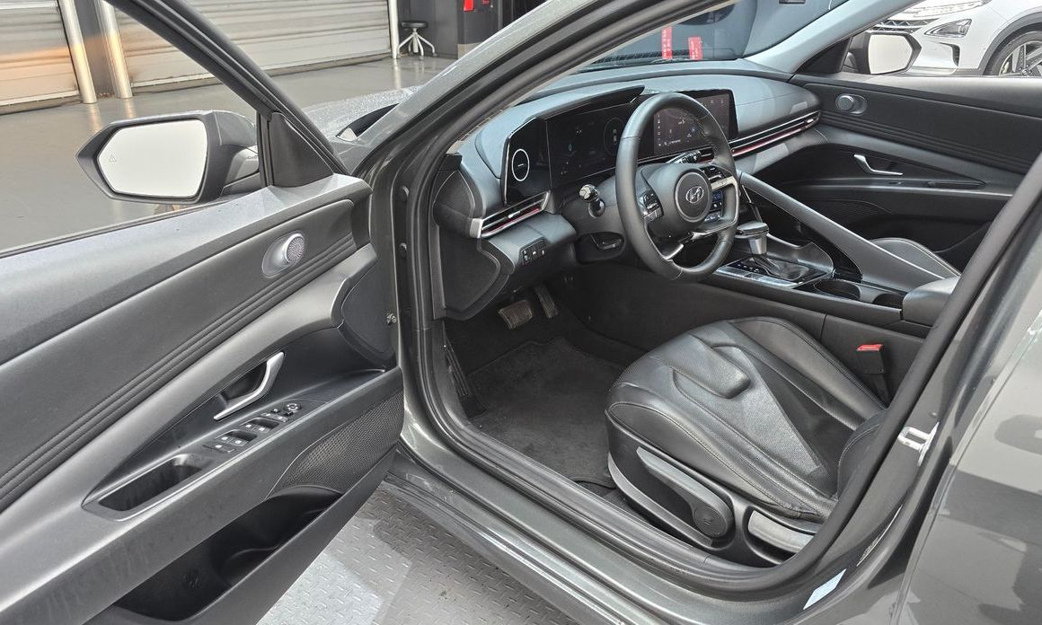 Hyundai AVANTE 2021