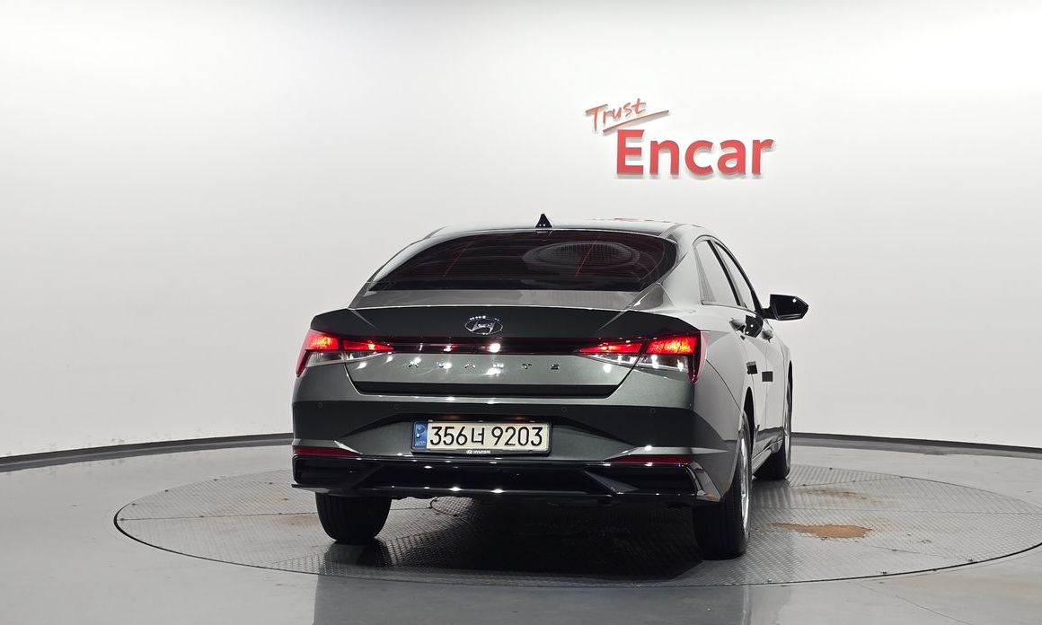 Hyundai AVANTE 2021