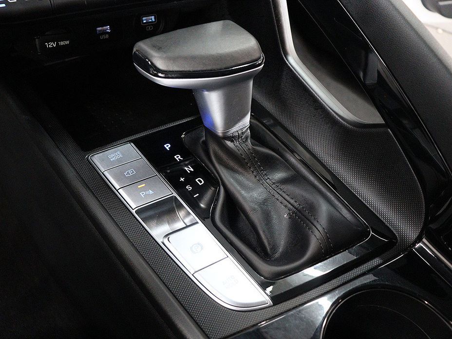 Hyundai AVANTE 2021