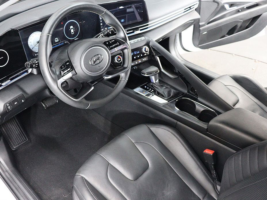 Hyundai AVANTE 2021