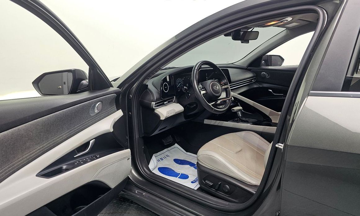Hyundai AVANTE 2022