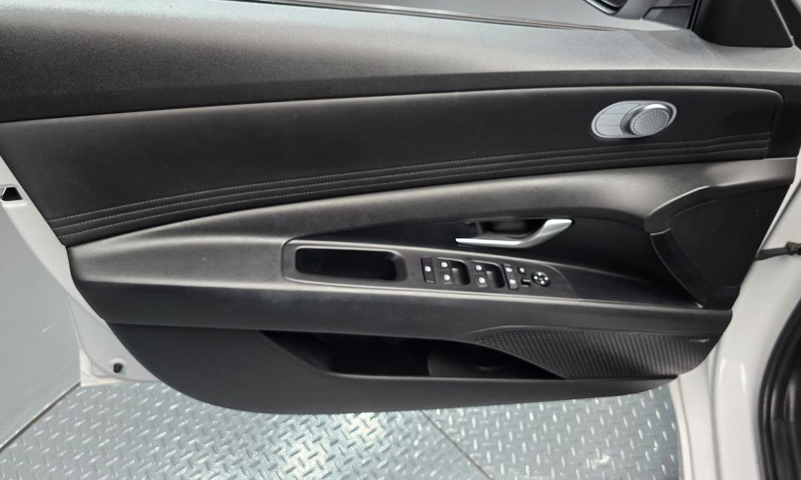 Hyundai AVANTE 2021