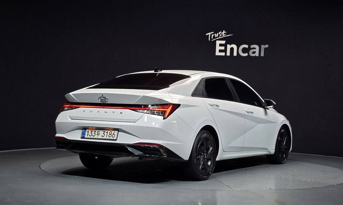 Hyundai AVANTE 2021