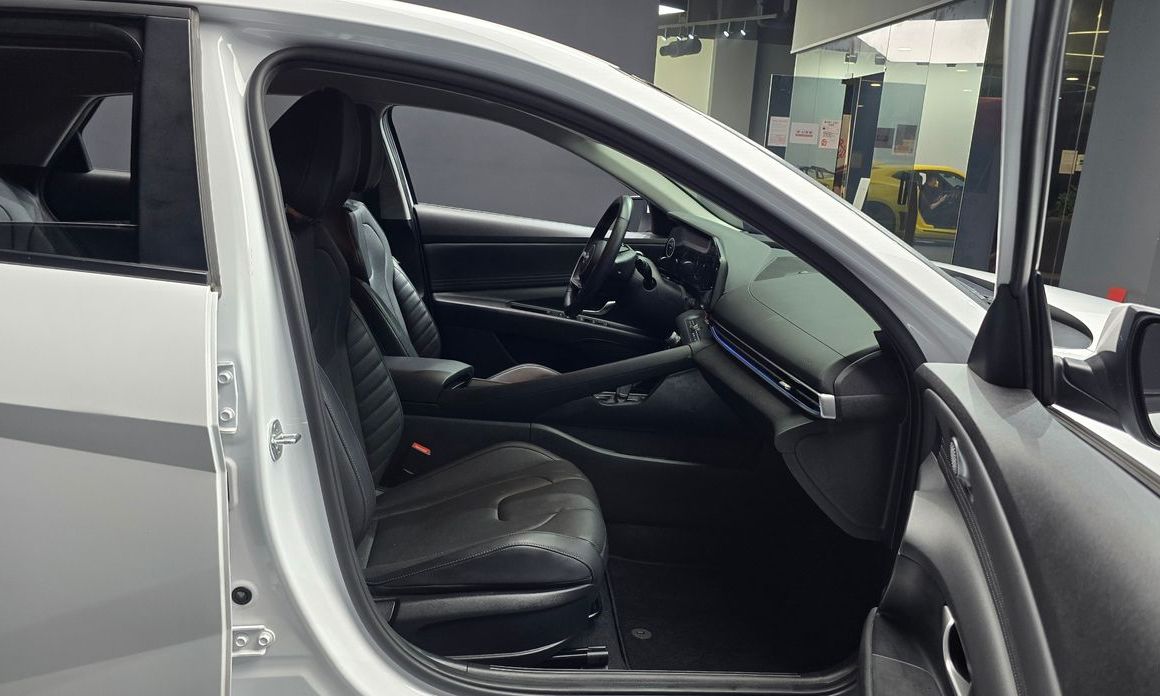 Hyundai AVANTE 2021