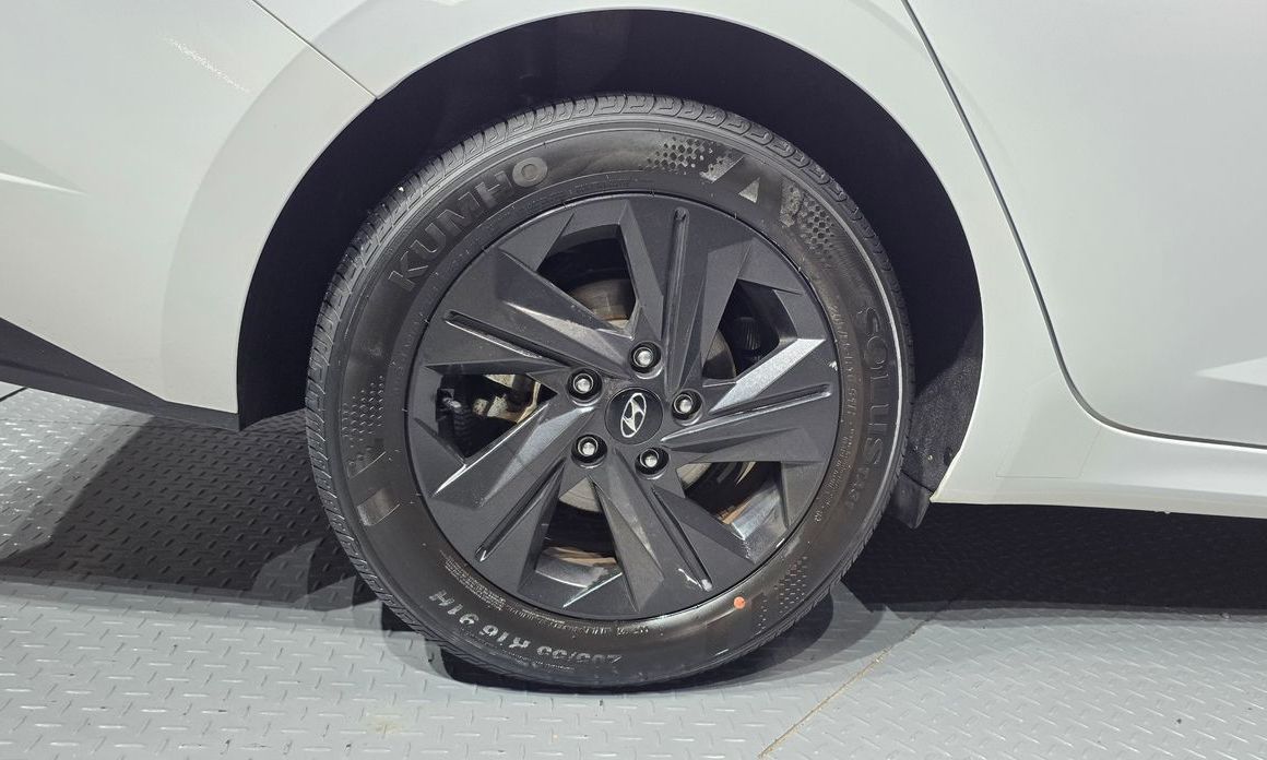Hyundai AVANTE 2021