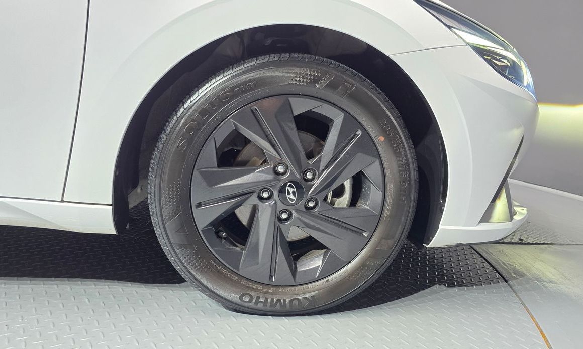 Hyundai AVANTE 2021
