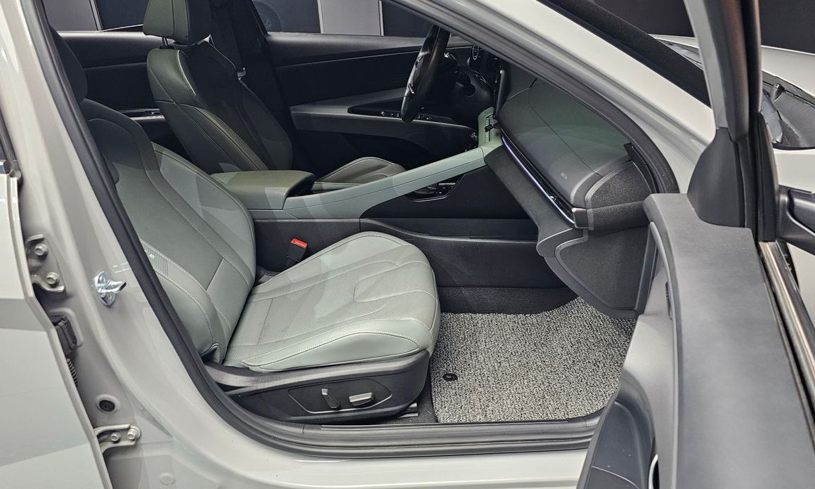 Hyundai AVANTE 2024