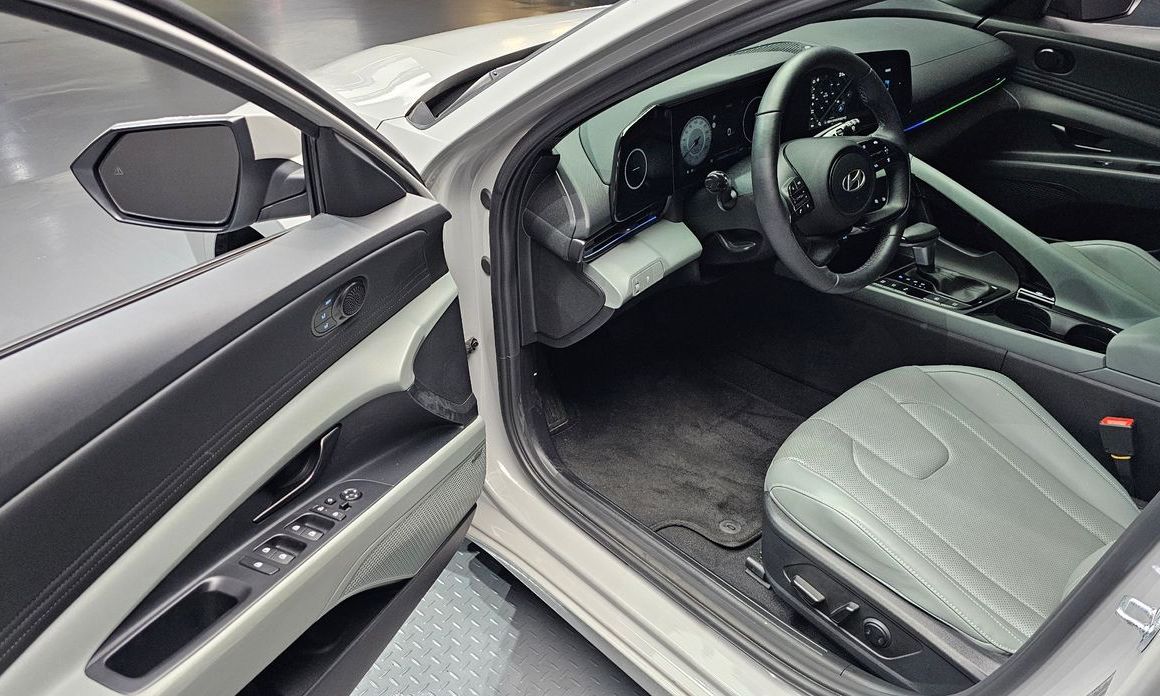 Hyundai AVANTE 2024