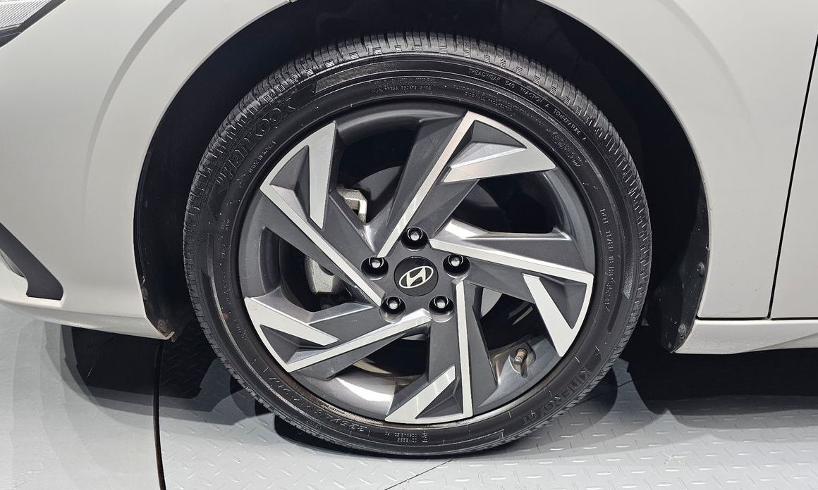 Hyundai AVANTE 2024