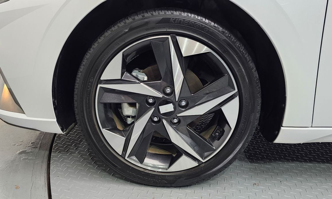Hyundai AVANTE 2022