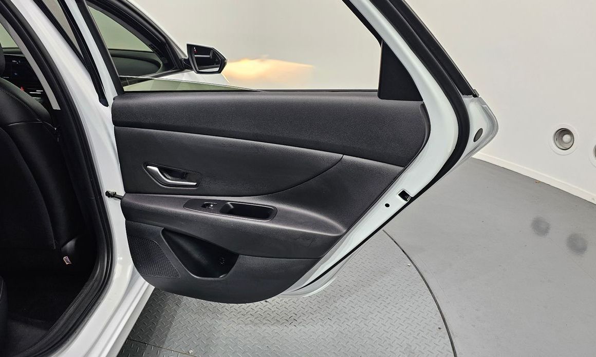 Hyundai AVANTE 2022