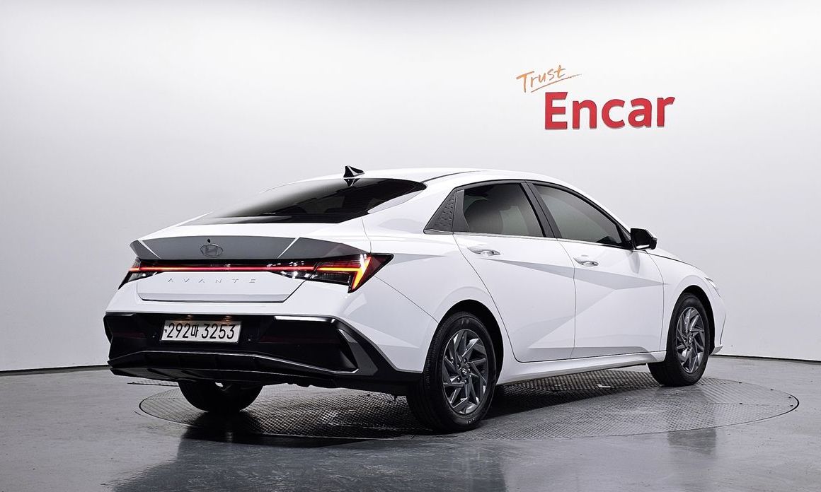 Hyundai AVANTE 2024