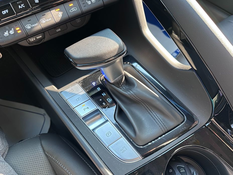 Hyundai AVANTE 2025