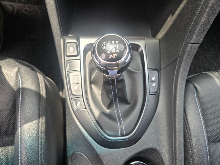 Hyundai Veloster 2022