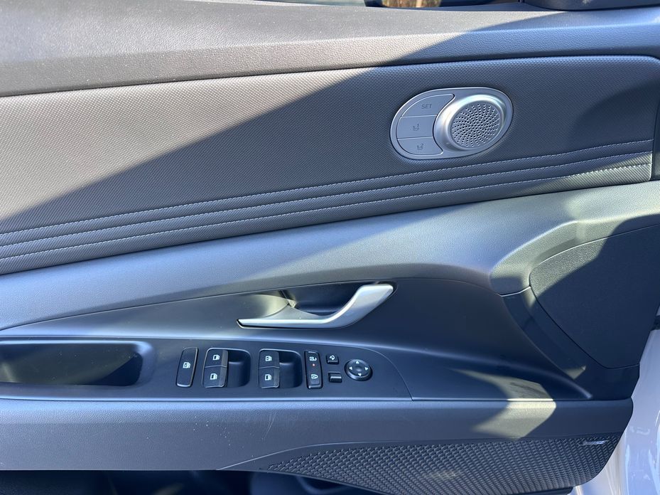 Hyundai AVANTE 2025