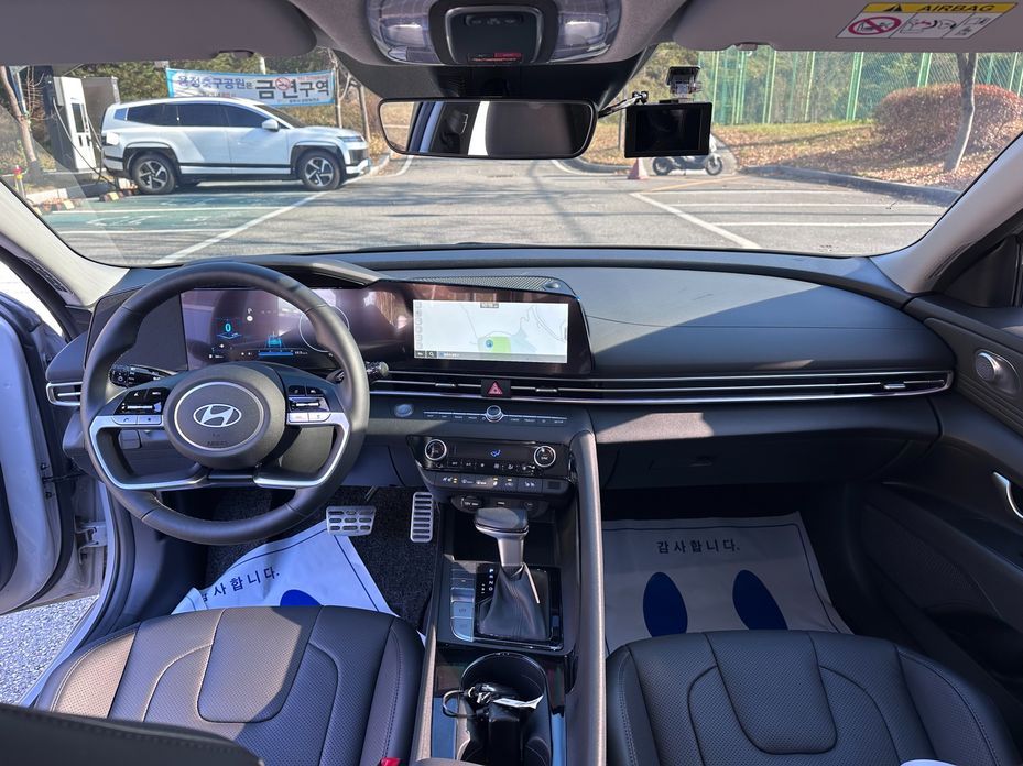 Hyundai AVANTE 2025