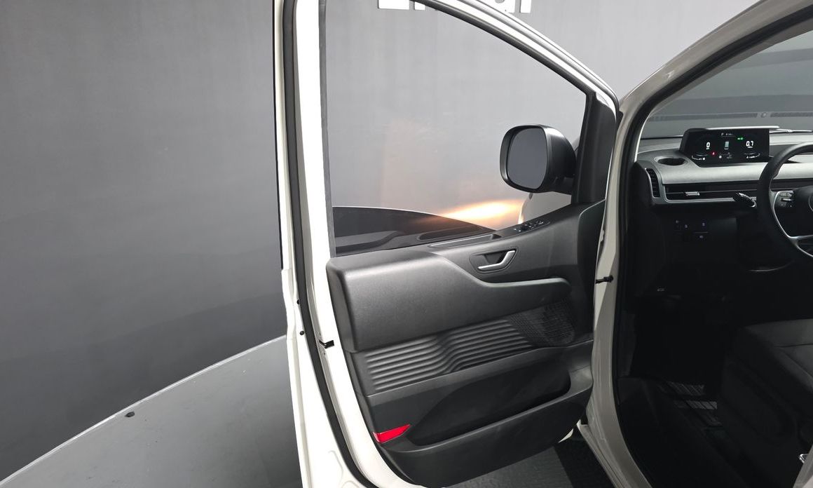 Hyundai Staria 2022