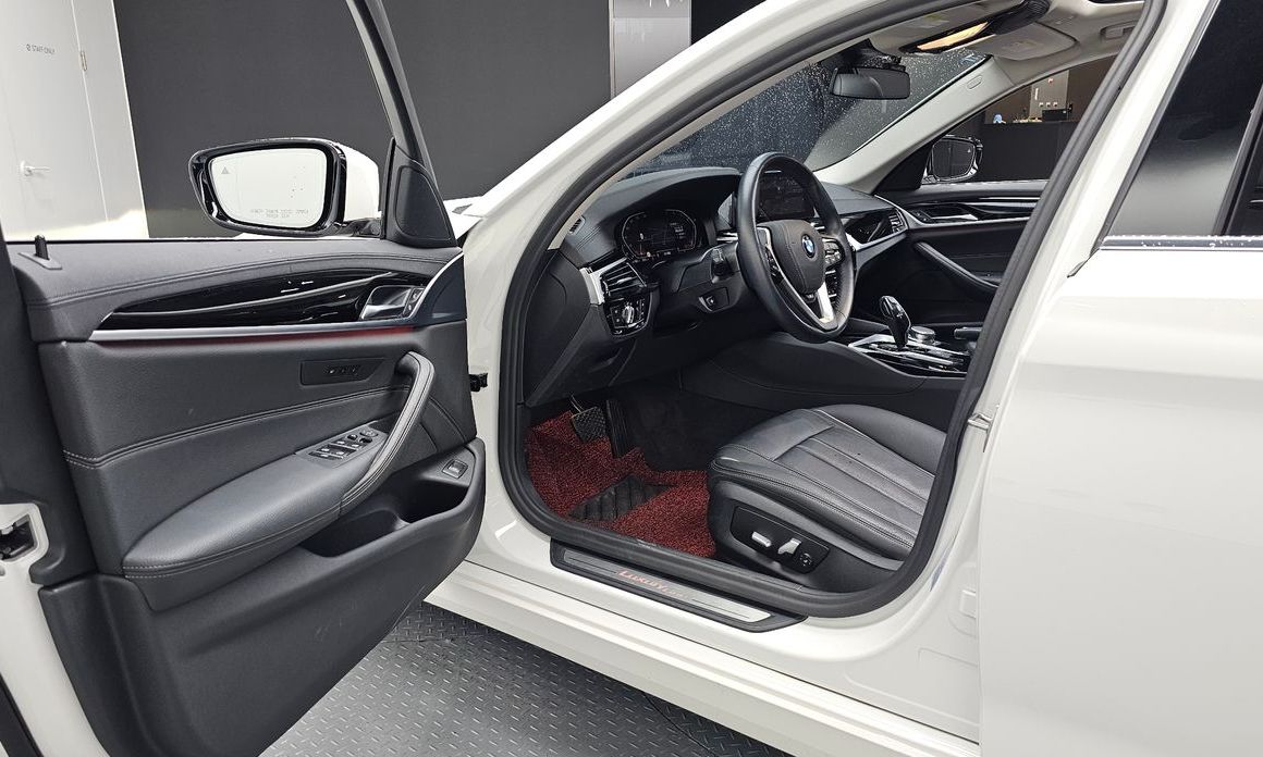 BMW 5-Series 2020