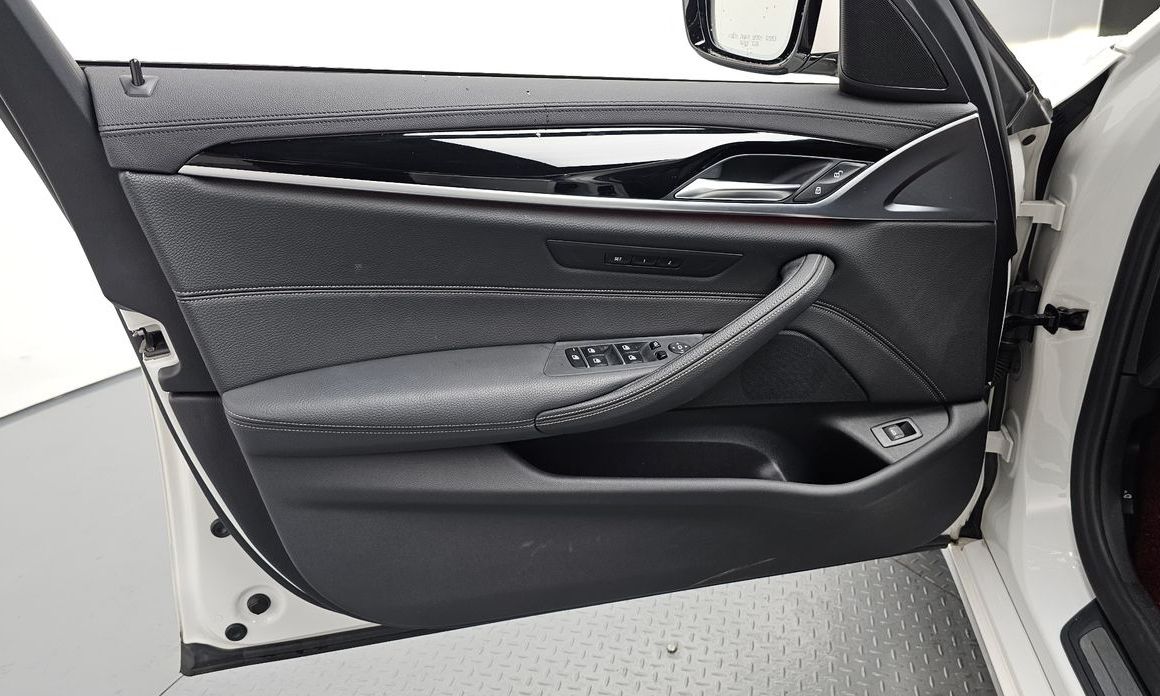 BMW 5-Series 2020