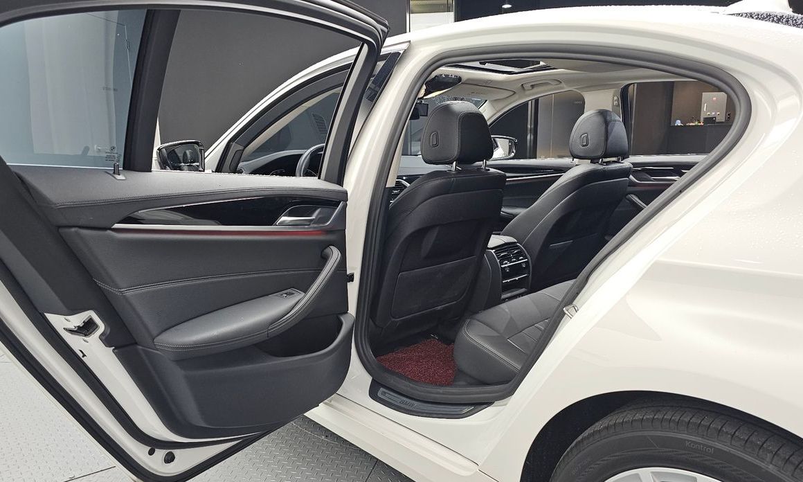 BMW 5-Series 2020