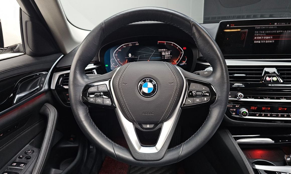 BMW 5-Series 2020