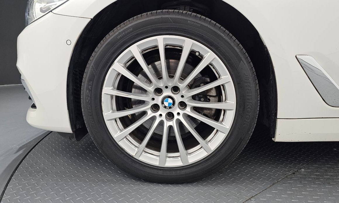 BMW 5-Series 2020
