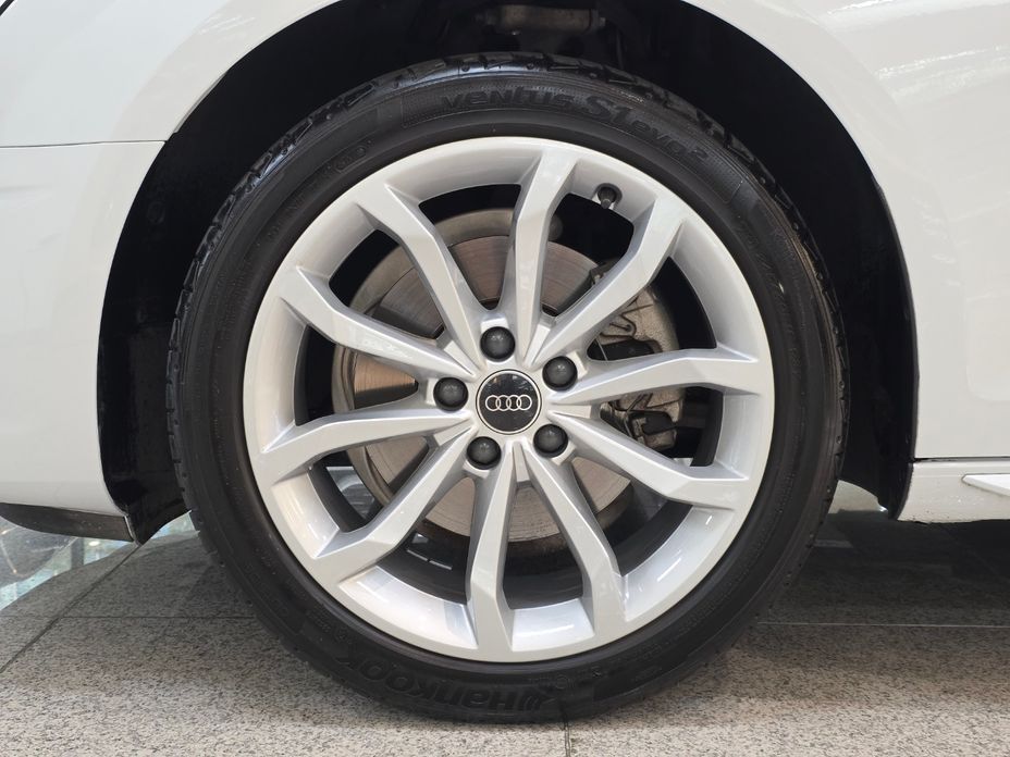 Audi A4 2023
