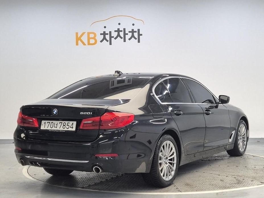BMW 5-Series 2020