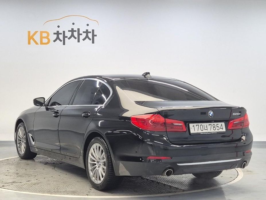BMW 5-Series 2020