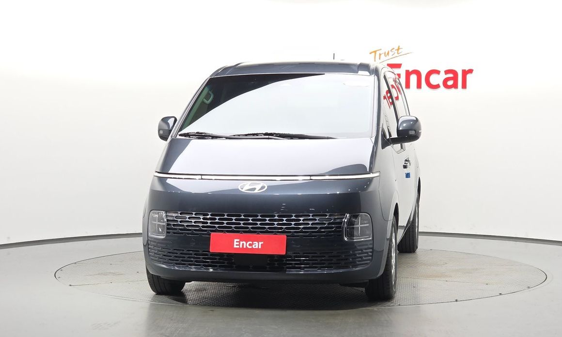 Hyundai Staria 2025