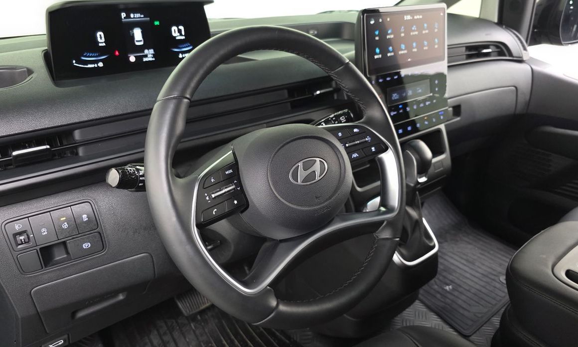 Hyundai Staria 2025