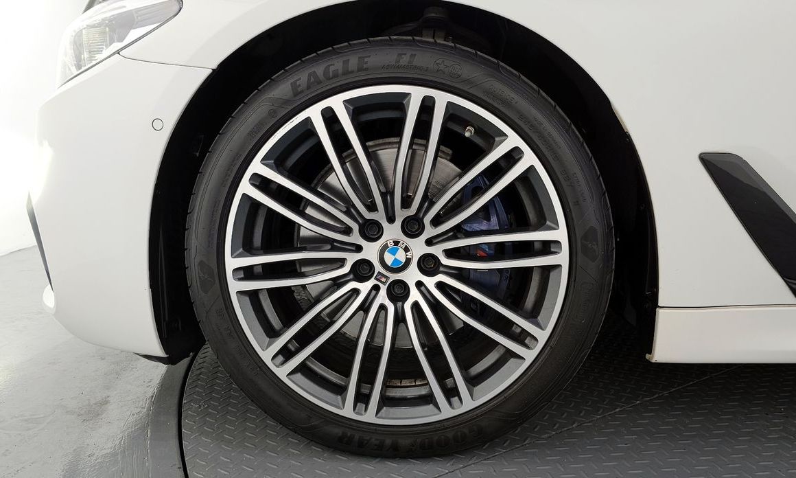 BMW 5-Series 2020