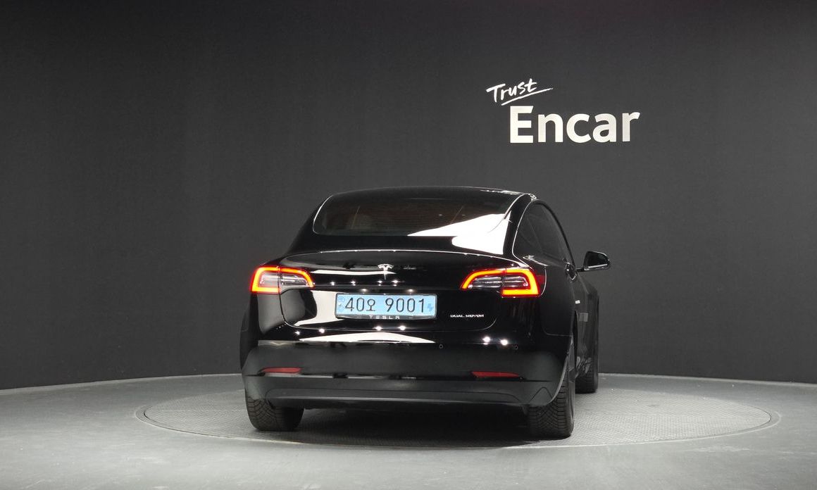 Tesla Model 3 2022