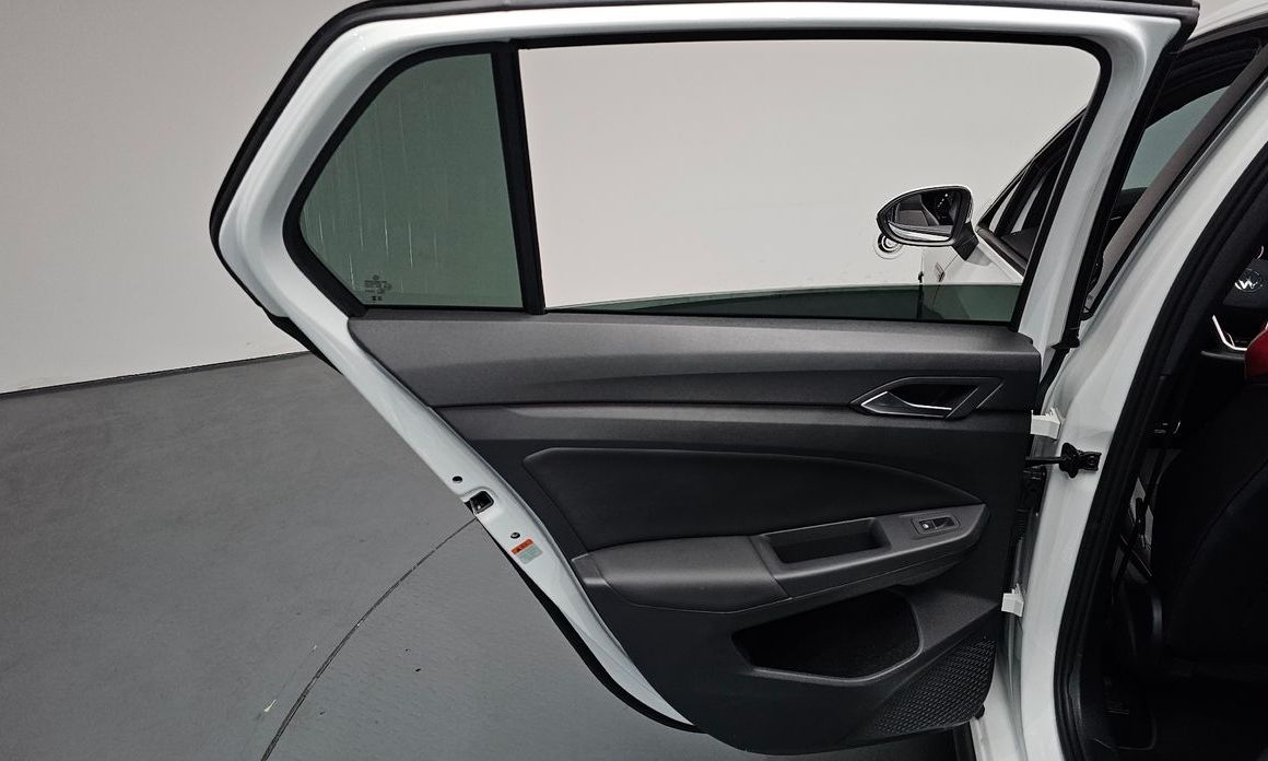 Volkswagen Golf 2024