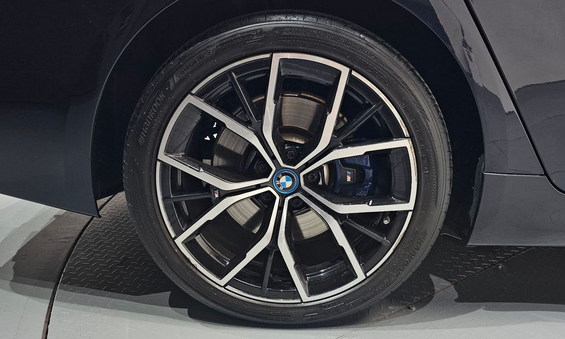 BMW 5-Series 2022
