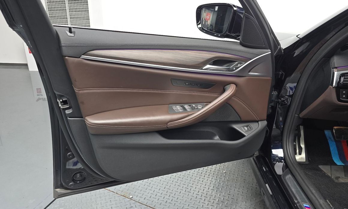BMW 5-Series 2020