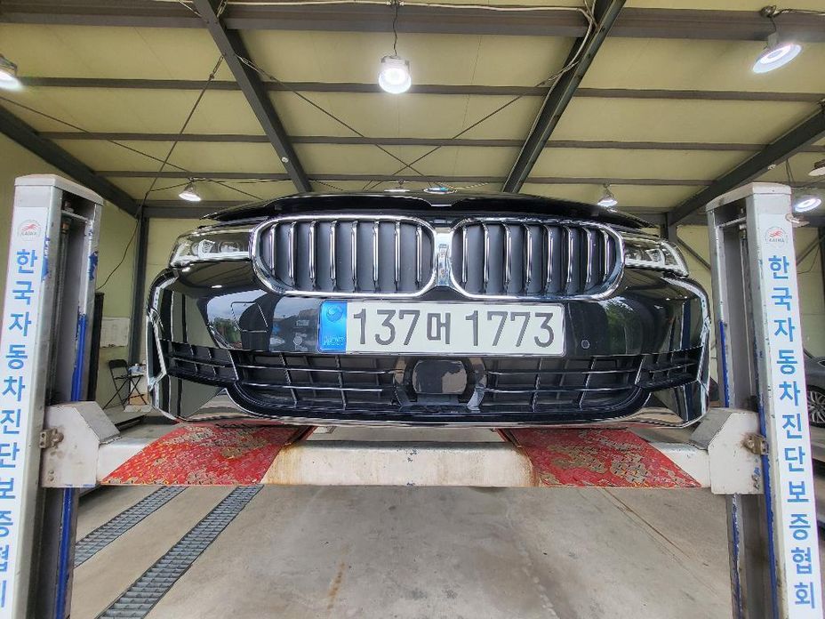 BMW 5-Series 2022
