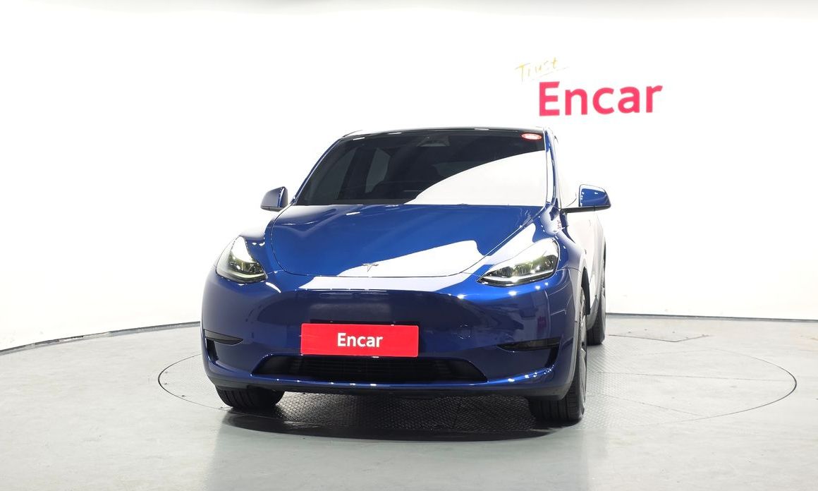 Tesla Model Y 2024