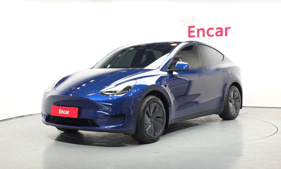 Tesla Model Y 2024