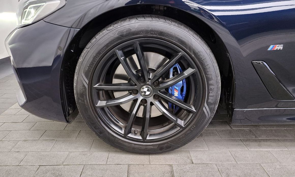 BMW 5-Series 2021