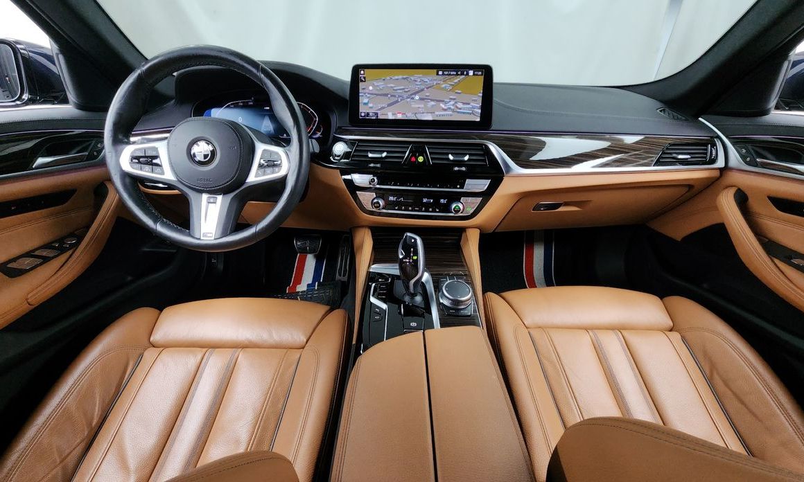 BMW 5-Series 2021
